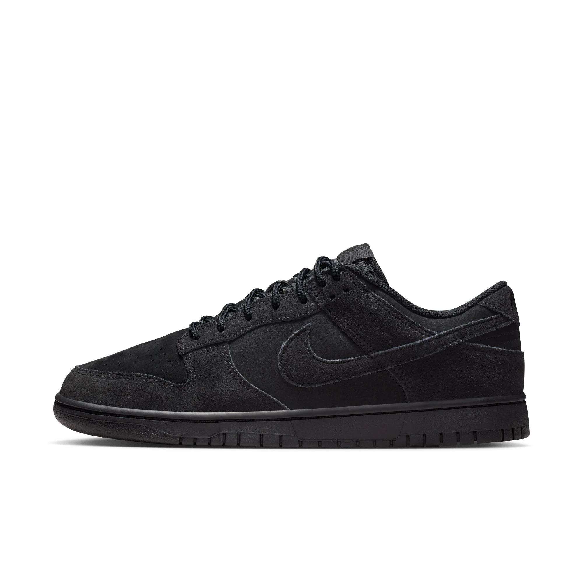 NIKE DUNK LOW RETRO SE - BLACK ON BLACK