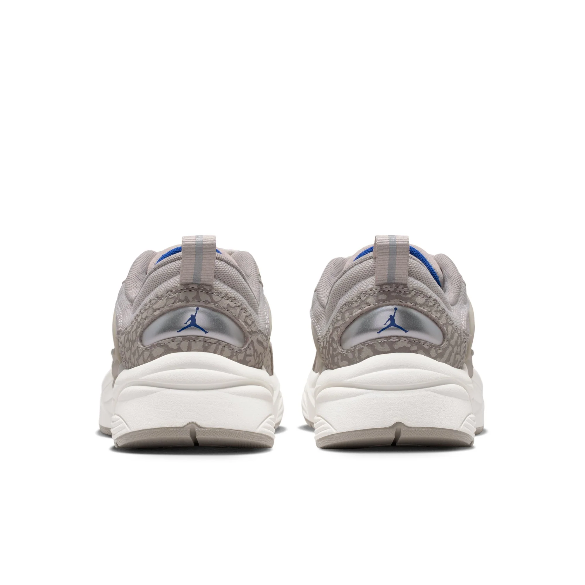 WMNS JORDAN TRUNNER O/S - GAMMA GREY - Image 3